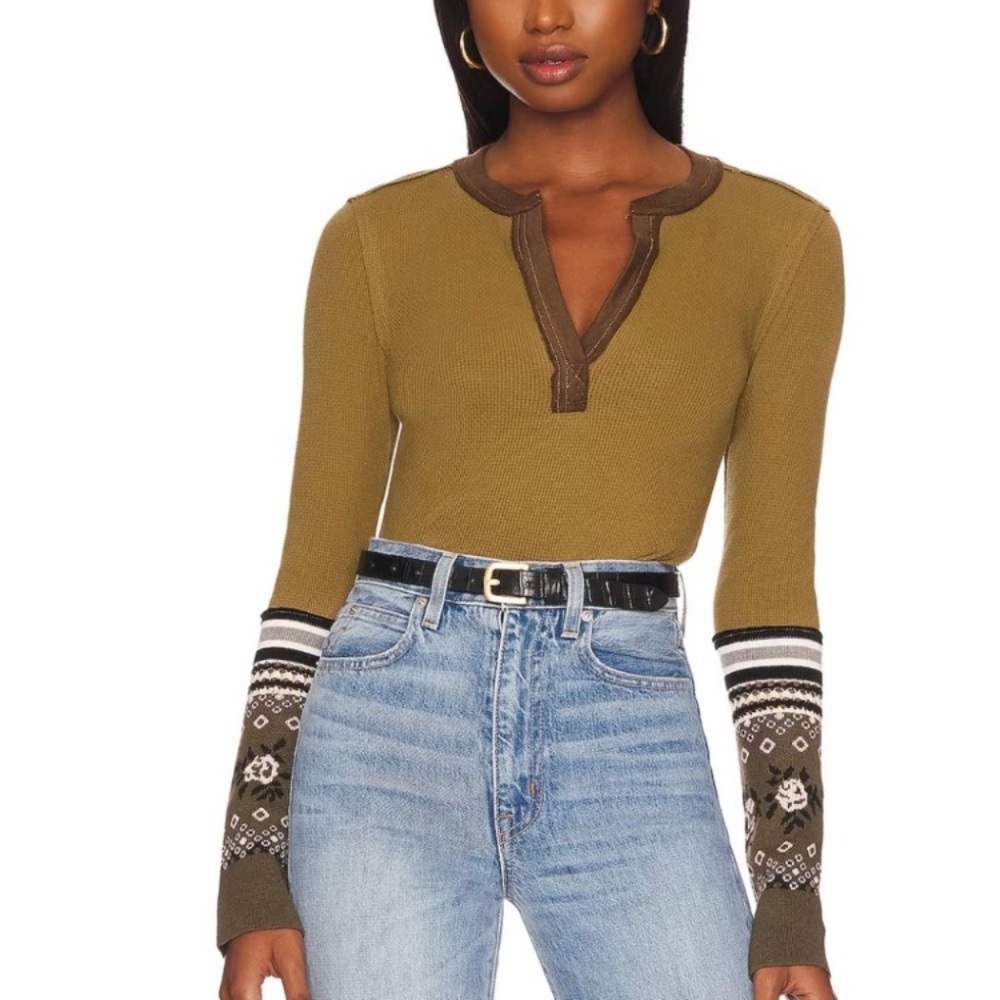 (A55) NWT FREE PEOPLE Mikah layering cuff top in Grunge combo XS